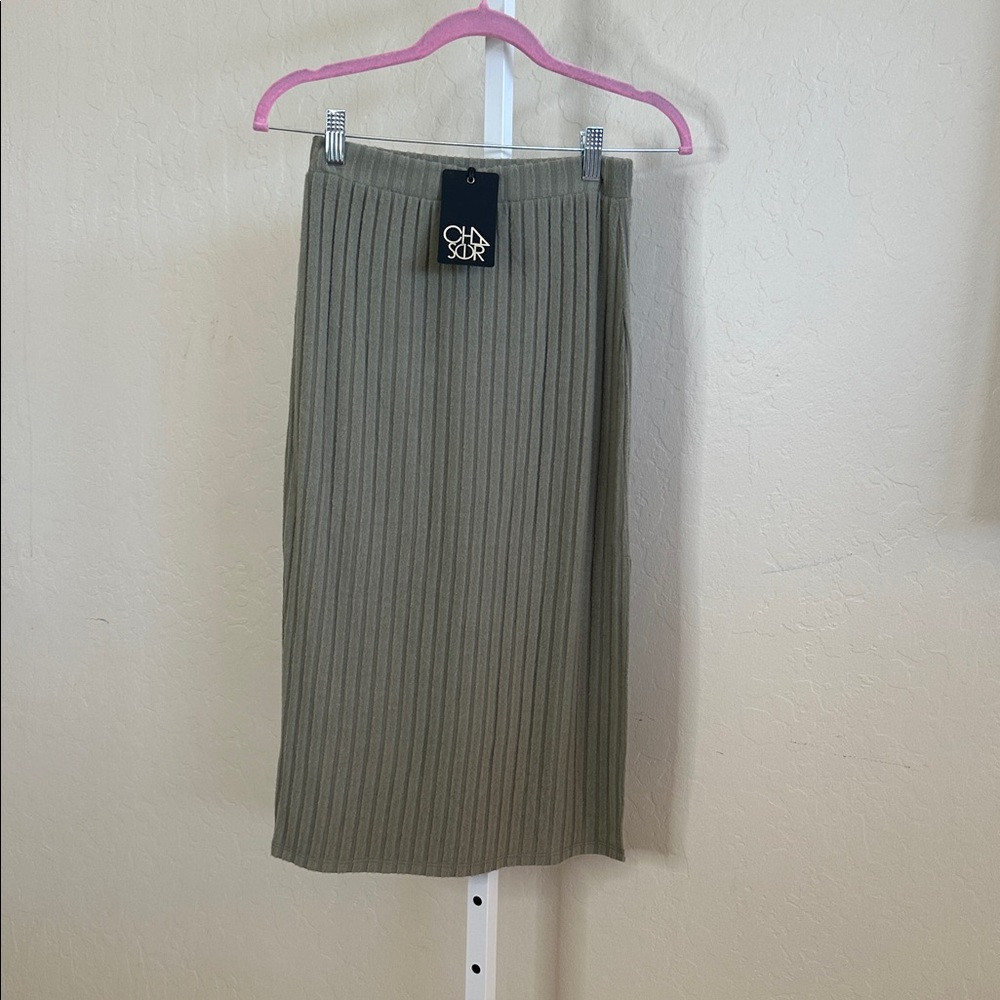 NWT Chaser MSRP $79 small Green Ribbed Midi Skirt super soft